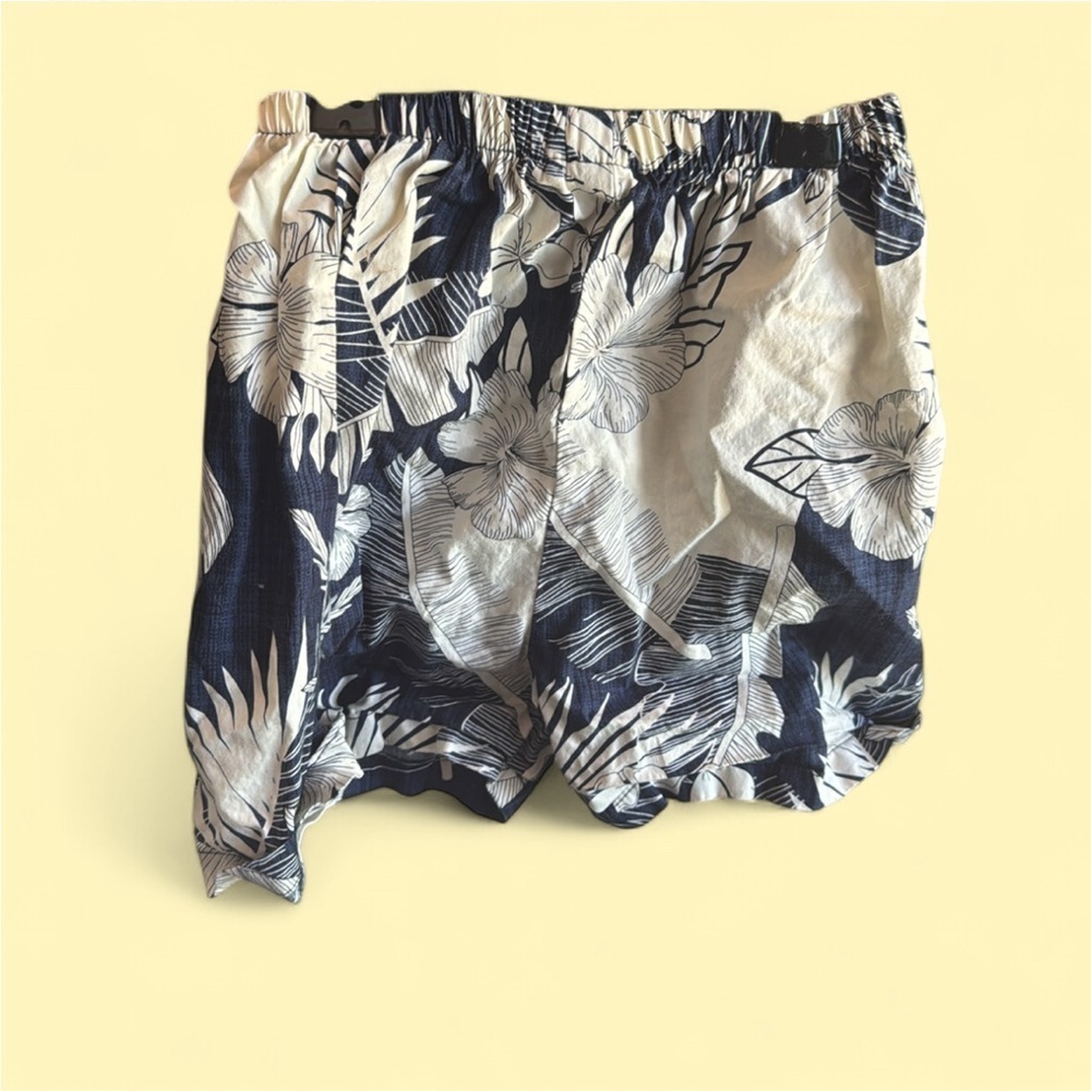 Tropical Blue and White Shirt and Shorts Set Boys Size 7/8 Hawaiian Outfit Set - Picture 3 of 3